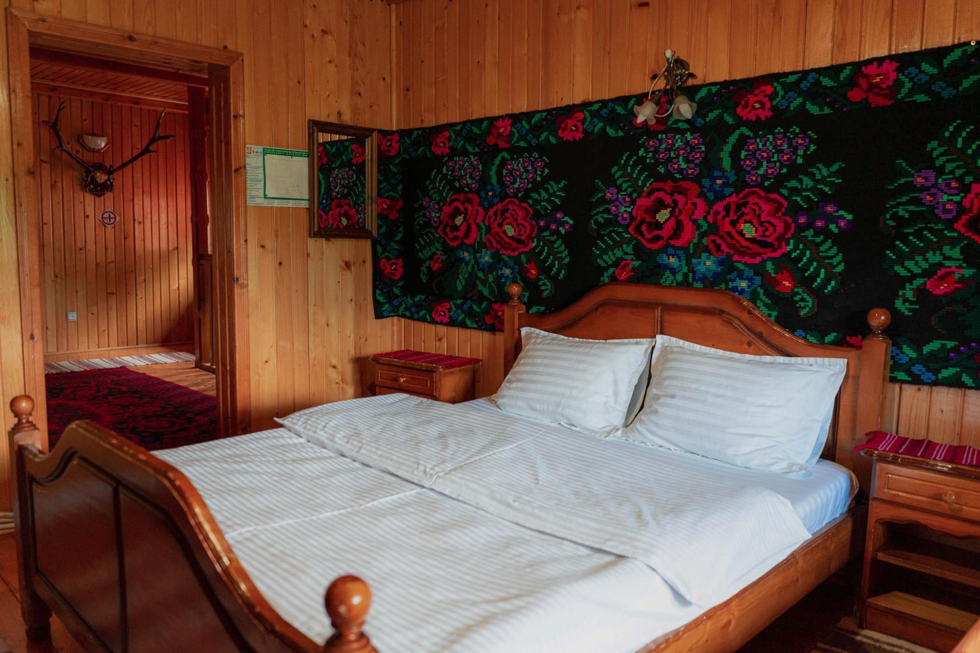Pensiunea Poiana De Vis Sucevita Quarto foto